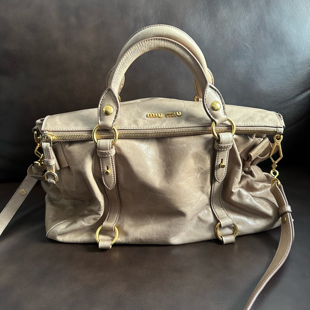 Miu Miu Beige vitello lux bow bag with Gold hardware